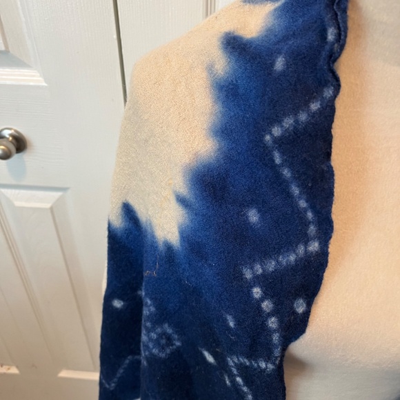 Women’s wool scarf - Picture 4 of 10